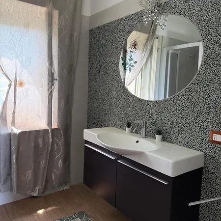 Viola - Giardino E Parcheggio Gratuito بيت للعطل بيسْكيتْشّي